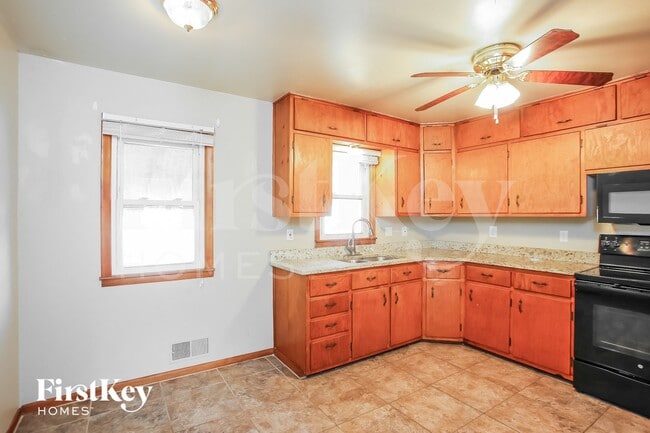 Photo - 1012 Magnolia W