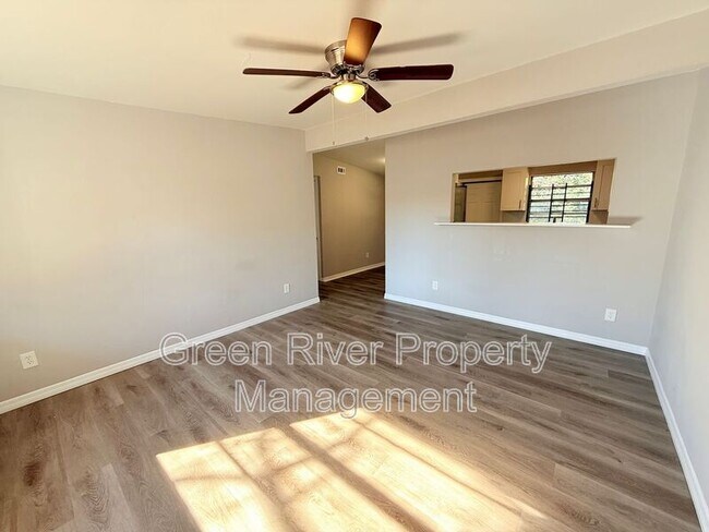 Photo - 1033 Ake Ln
