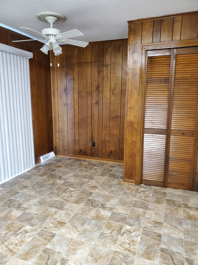 Photo - 801 Applewood St