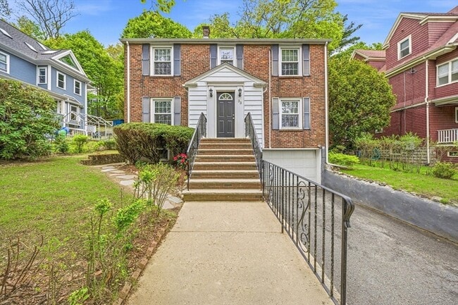 Building Photo - 33 Harvard St