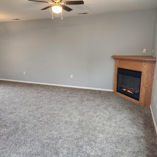 Photo - 305 NE Kingwood