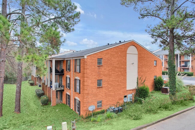 Exterior - Residence at Riverside Row Apartments