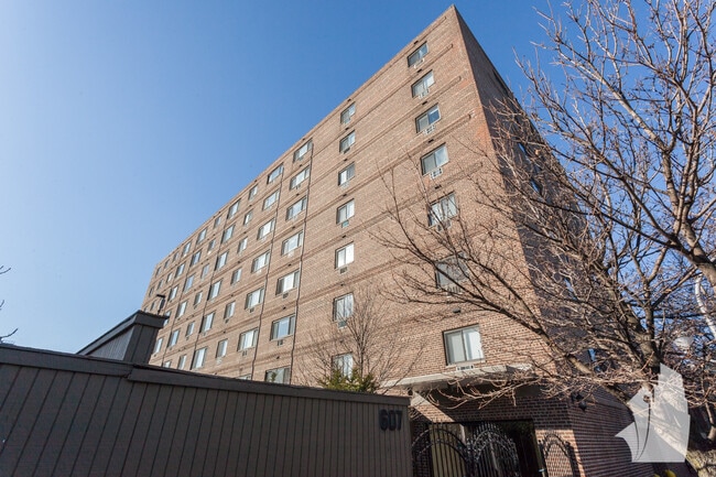 Building Photo - 607 W Wrightwood Ave Unit 305