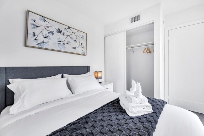 Photo - 50 McCaul St Unit ID1325098P