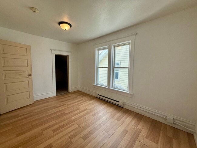 Photo - 724 Washington St Unidad Upper