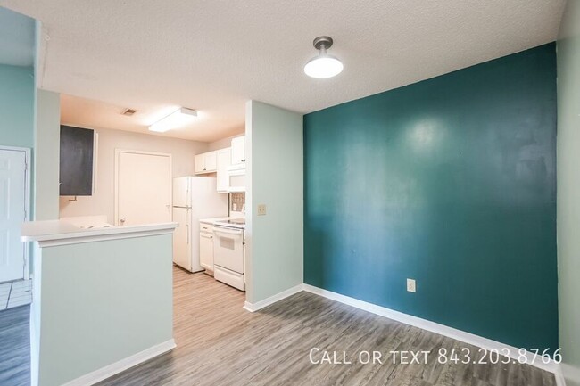 Photo - 2011 N Hwy 17