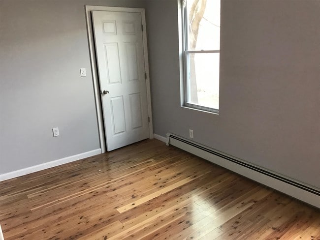 Photo - 1290 3rd Ave