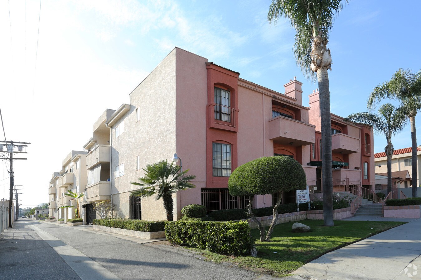 Kelton Terrace - Kelton Terrace Apartments