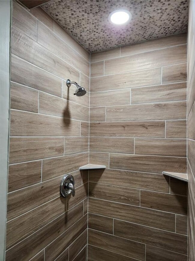 Building Photo - 5700 Cherry Park Unit A