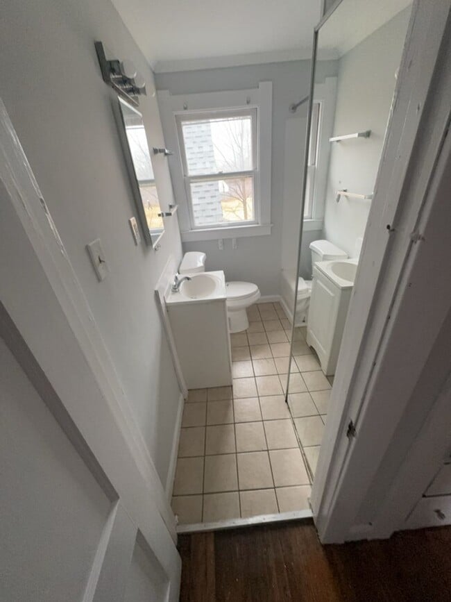 Photo - 960 W Delaware Ave Unit 2