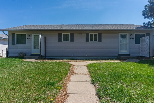Building Photo - 3700/3702 N 22nd St Duplex Unit 3700 Rental
