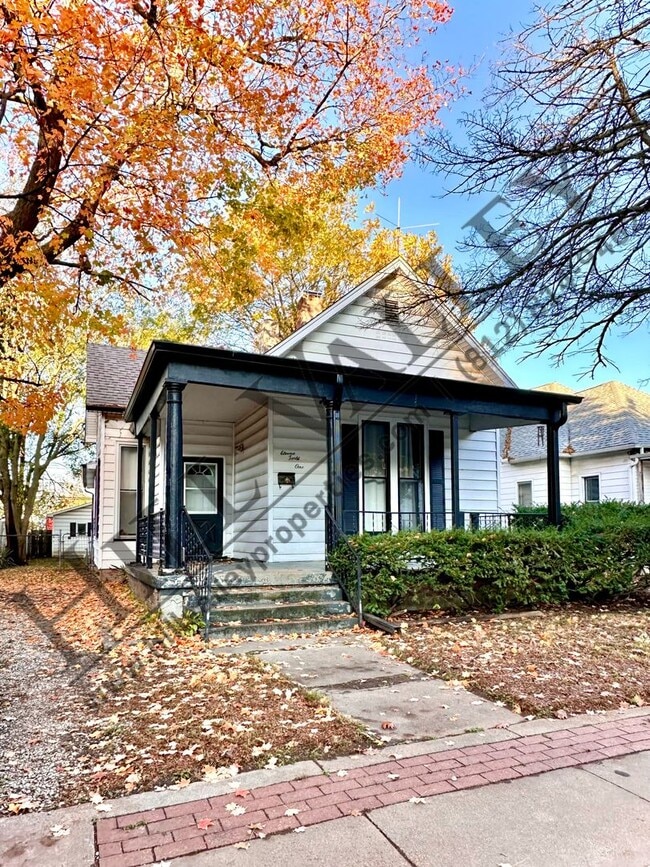 Building Photo - Large four bedroom in Farrington's Grove H...