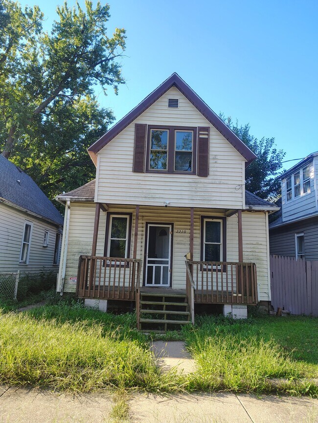 Photo - 2210 W Wiswall St