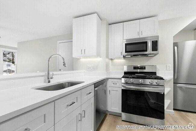 Building Photo - 324 W 3rd St Rental