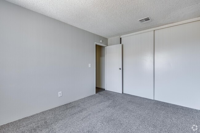 1 BR, 1 BA (perla) - 627 pies cuadrados - Tropicana Village Apartments