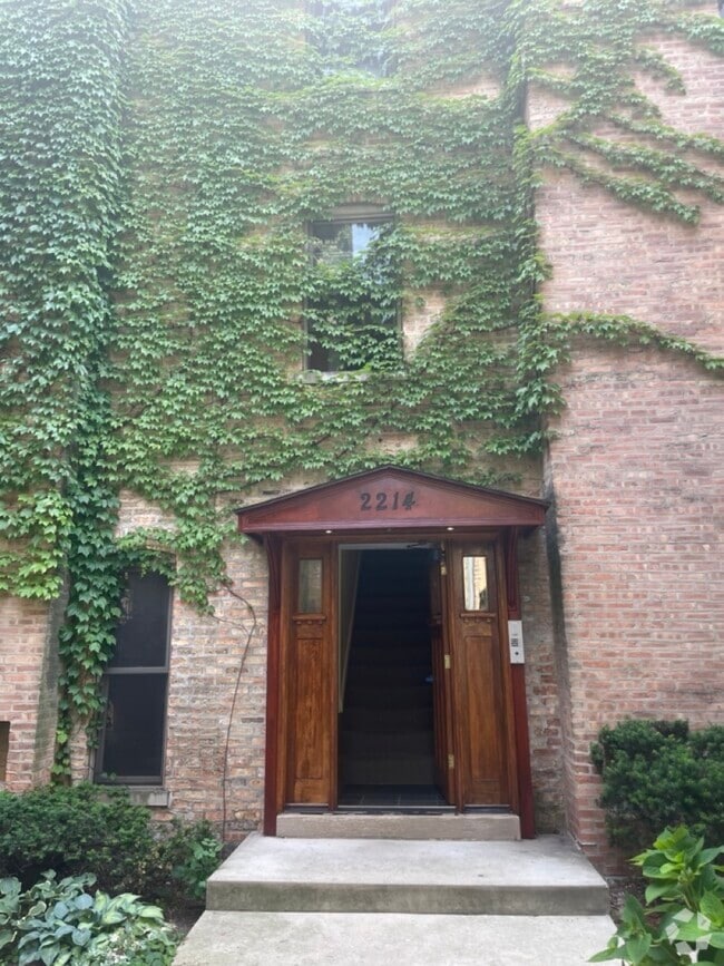Building Photo - 2214 N Sedgwick St Unit 2N Rental