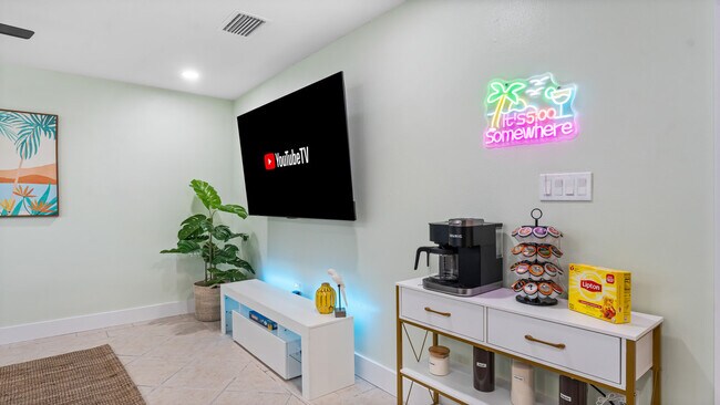 Photo - 79 S Brevard Ave Unidad ID1389636P