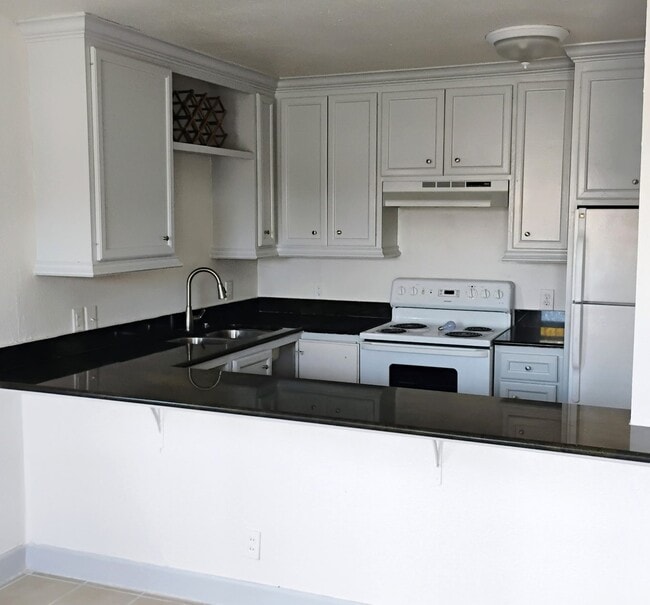 Building Photo - 3002 Market St Unit 1