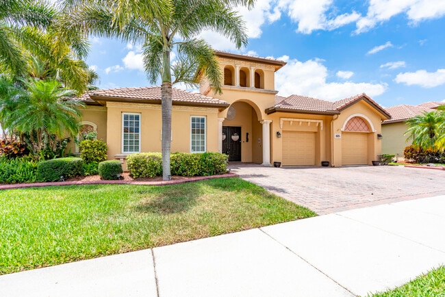 Photo - 885 SW Grand Reserves Blvd