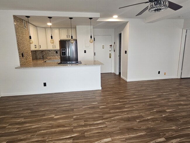 Entrance to unit - 2 Richmond Rd Unit 4F