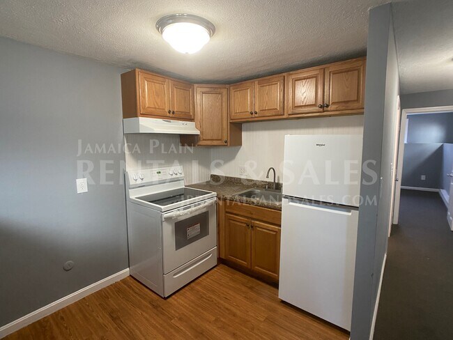 Building Photo - 15 Pinedale Rd Unit 3