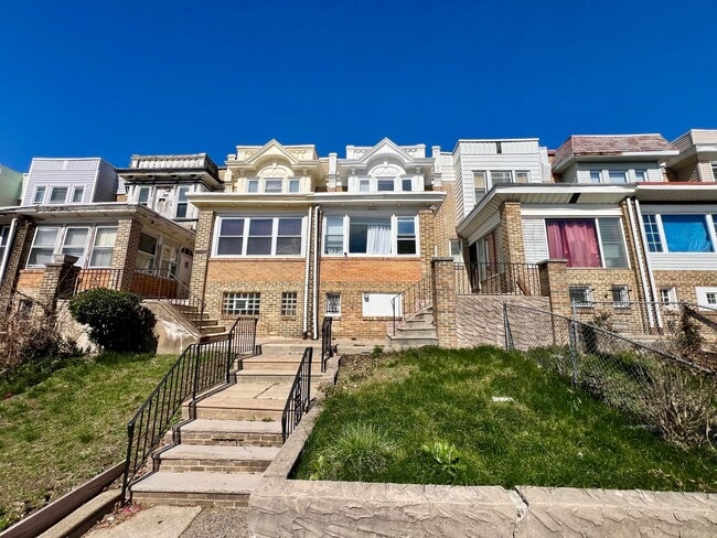 Building Photo - 5411 W Berks St Unit 1
