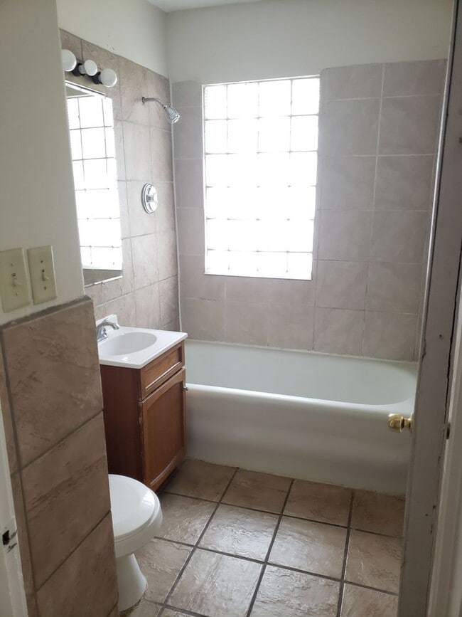 Photo - 1234 Rice St