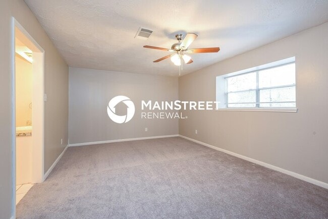 3 Bedroom Pet-Friendly Home in Houston, TX with Main Street Renewal