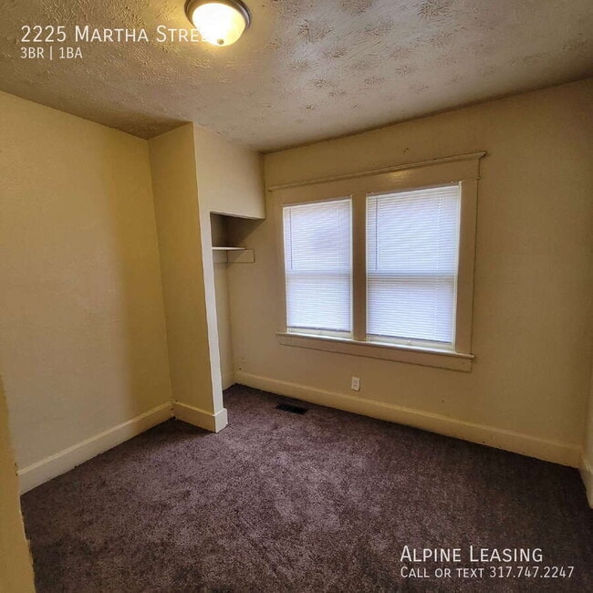 Photo - 2225 Martha St