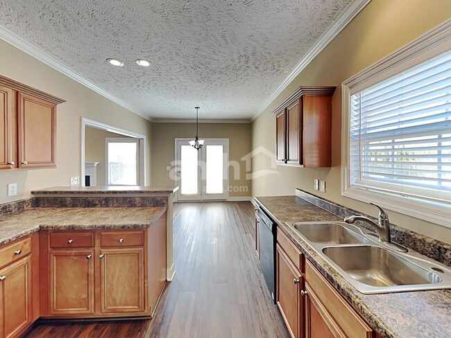 Photo - 1802 Potters Ct