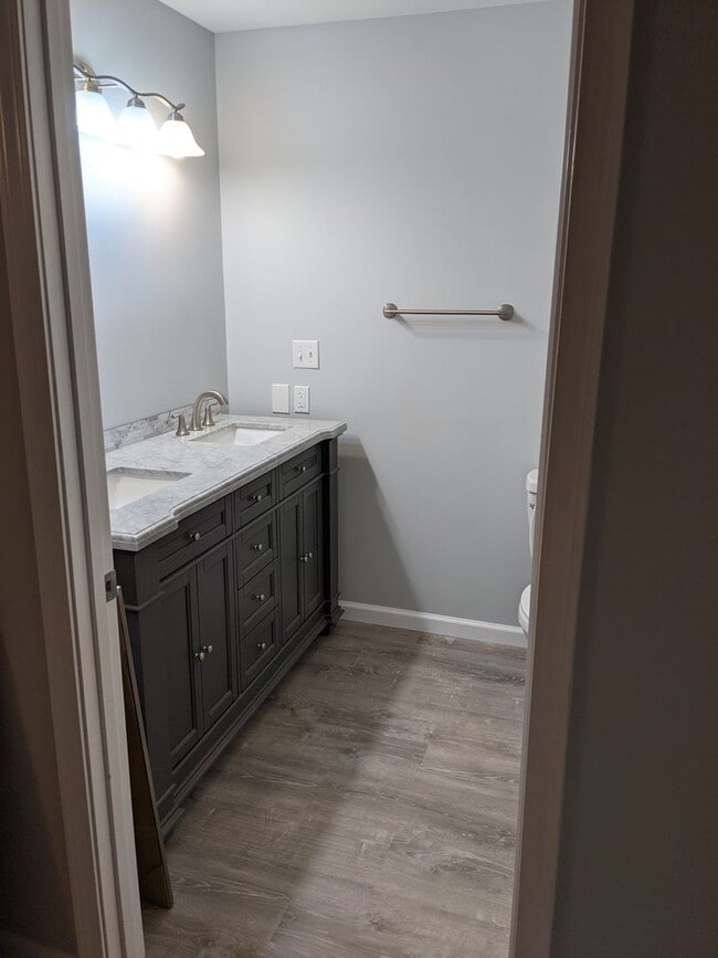 Photo - Private 3 bed 2bath house in North Johnson...