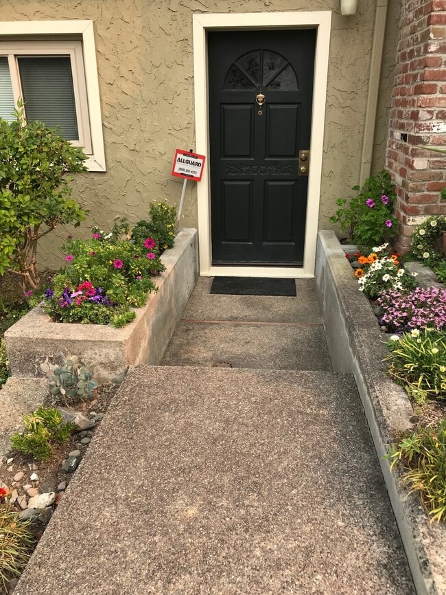 Photo - 1398 Hillcrest Blvd Unidad IN-LAW