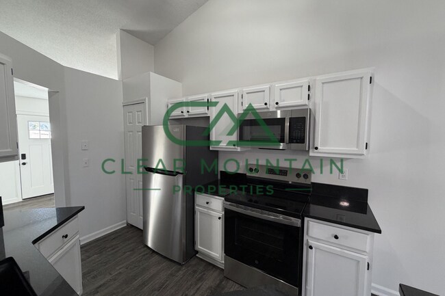 Photo - MOVE-IN SPECIAL! FREE RENT! Unit 2 SF