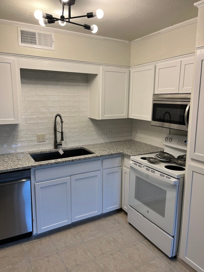Photo - 408 Carter Dr