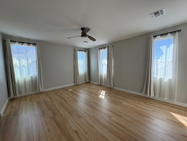 Photo - 1928 W Chisum Trl