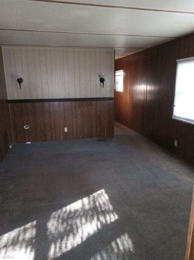 2 br, 1 bath Mobile Home Birch Grove MHC... Rental House Rental in