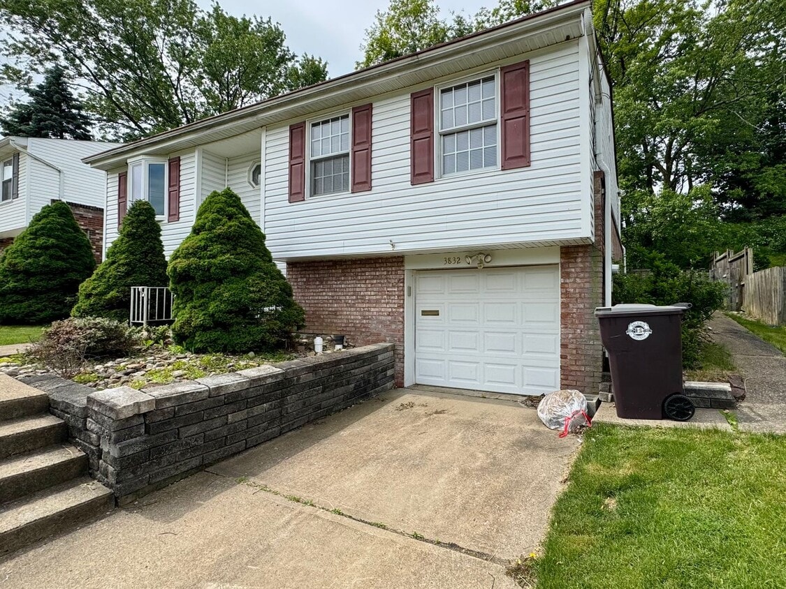 Spacious Split Level 3/1.5 House in Baldwi... - Spacious Split Level 3/1.5 House in Baldwi...