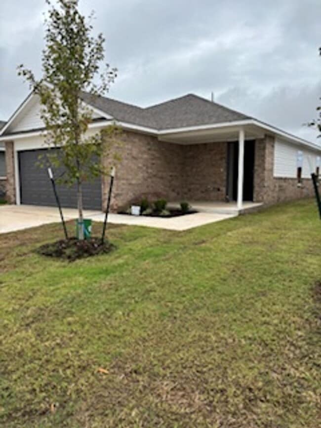 Building Photo - BRAND NEW HOME!