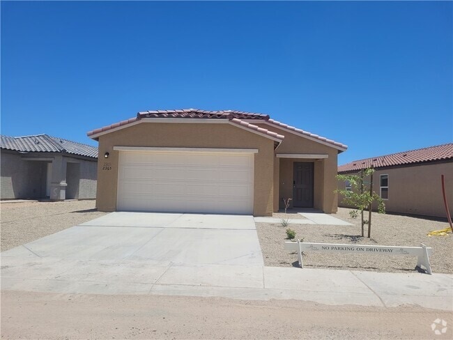 Building Photo - 2365 Tapatio Dr Rental
