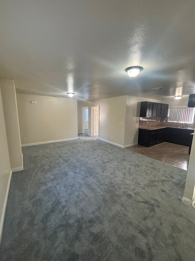 Photo - 1229 W 60th St