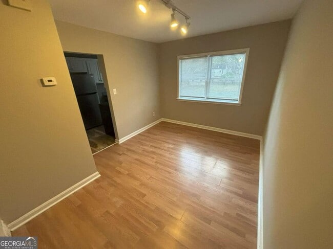 Photo - 625 Simmons St