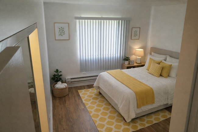 Photo - 1851 N Green Ln N