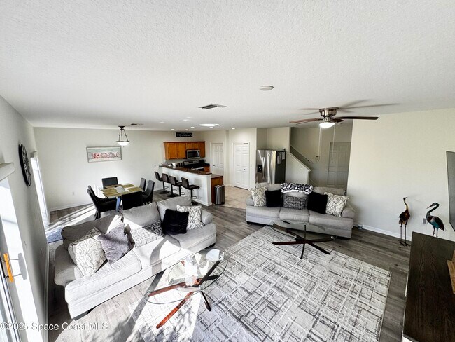 Photo - 121 Majestic Bay Ave