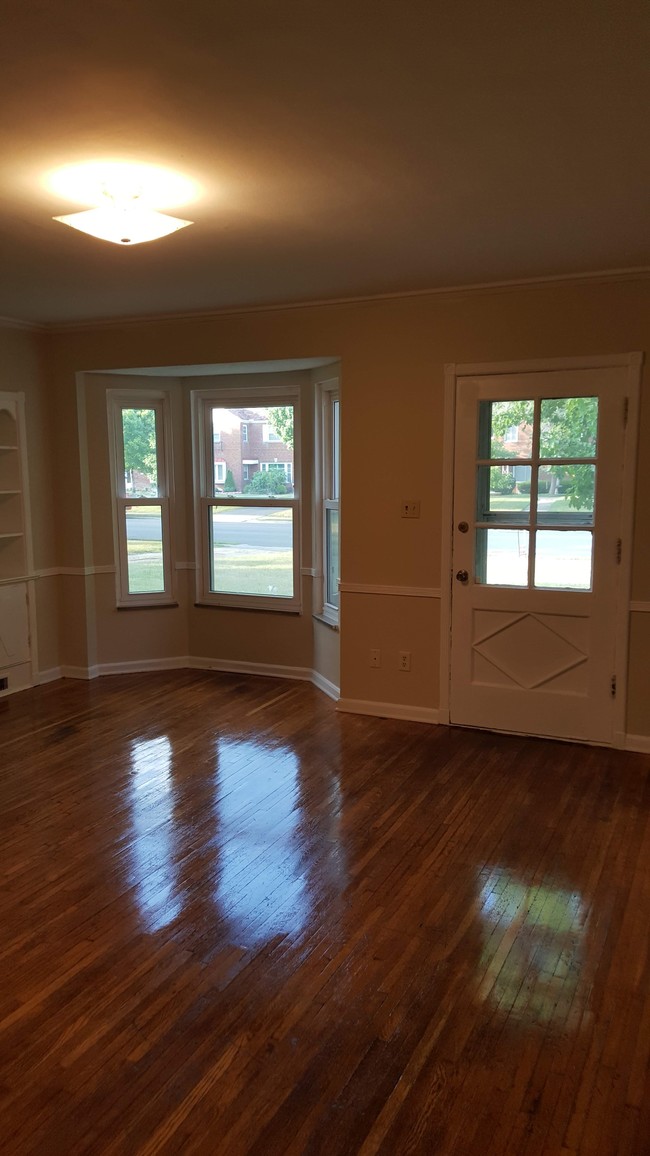 Photo - 1931 Northwest Blvd