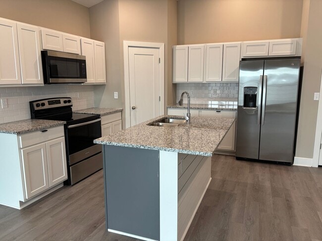 Photo - 2714/2716 Greenleaf Unit 2716 Greenleaf