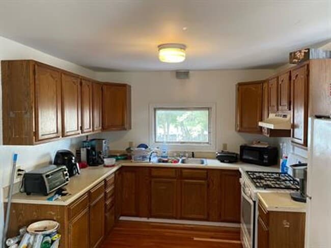 Building Photo - 260 Colchester Ave Unit A Rental