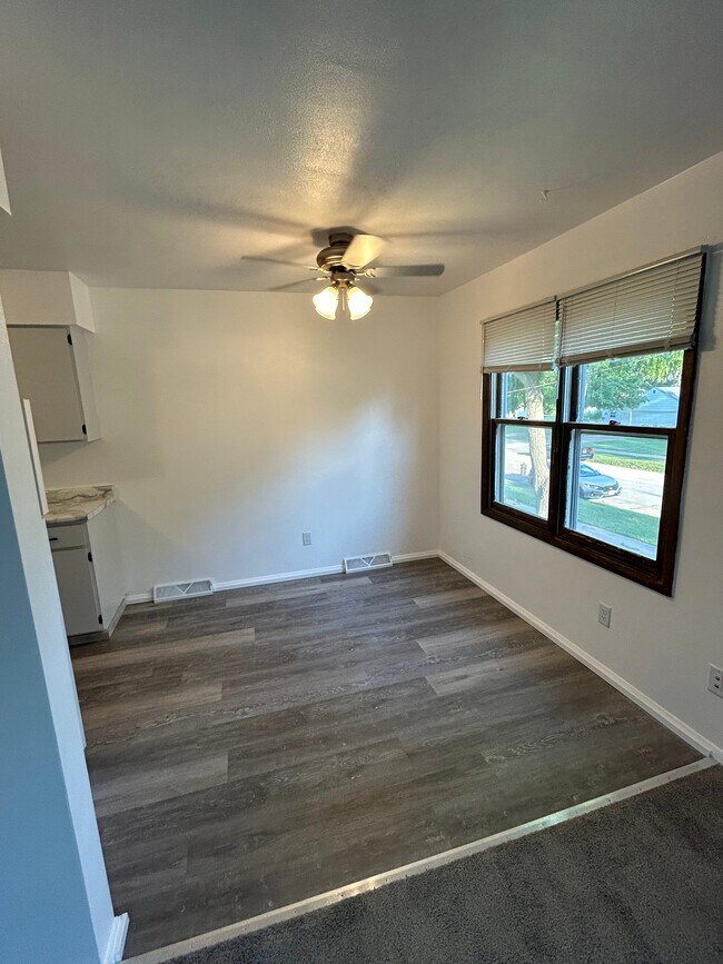 1050 Van Buren Ave