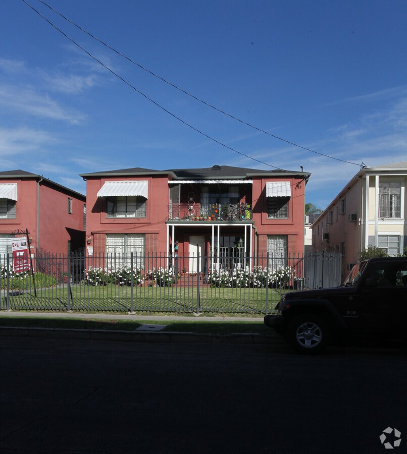 Photo - 5315 Russell Ave