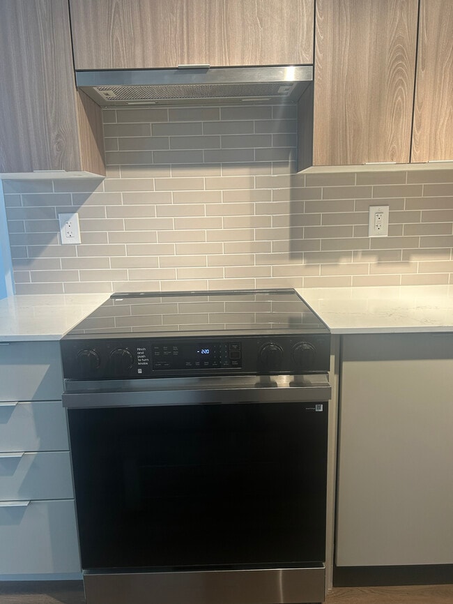 Photo - 1 BED - 1 BATH - BURLINGTON - CONDO Unité 1