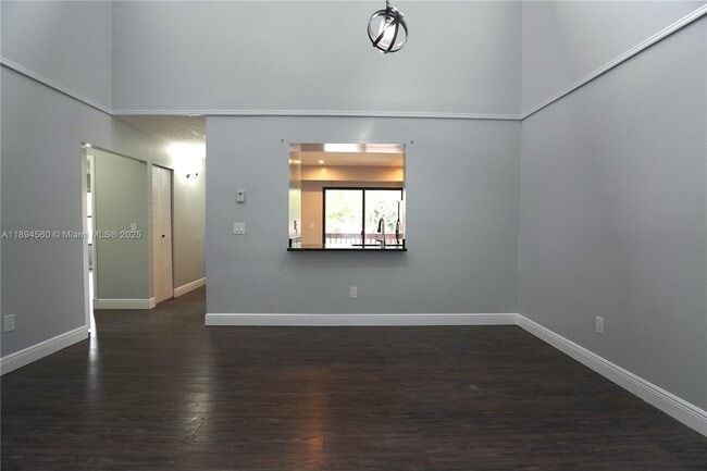 Photo - 410 Lakeview Dr E